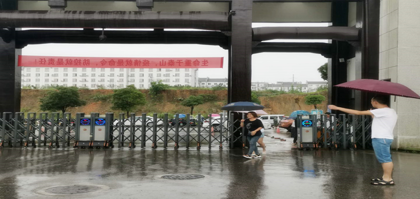 bc体育app下载首批高职扩招新生入校报到参加线下教学