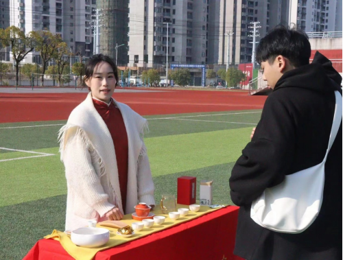 茶蕊绽放 职等你来bc体育app下载毕业生招聘会成功举办